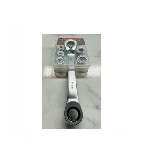 6PC Universal Socket with Reversible Ratchet A